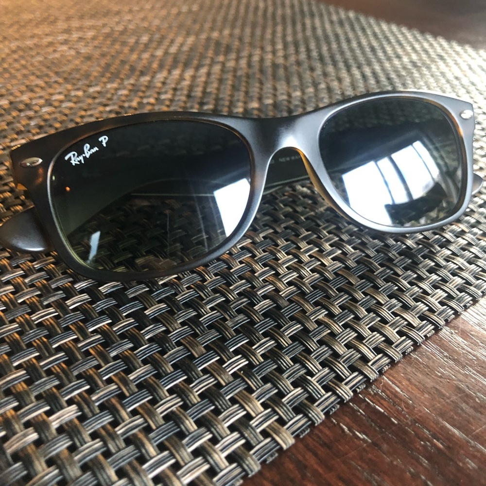 Rayban wayfarer polarized brown tortoise sunglasses